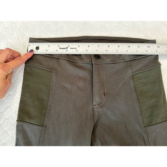 Athleta Trailsetter Motto Motion Athleisure Pants Size 2 Olive Green Ankle Zip - Picture 10 of 10